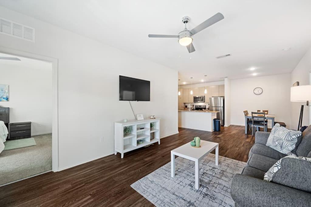 Lavish 2Br Apartment In Tampa Extérieur photo